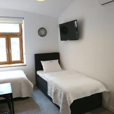 Aparthotel Zakatna B&B Tarnow Exterior photo