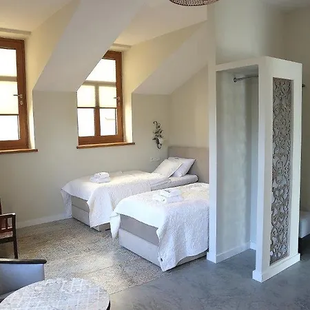 Aparthotel Zakatna B&B Tarnow Exterior photo