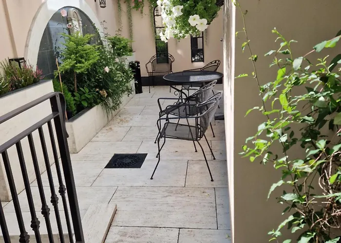 Aparthotel Zakatna B&B